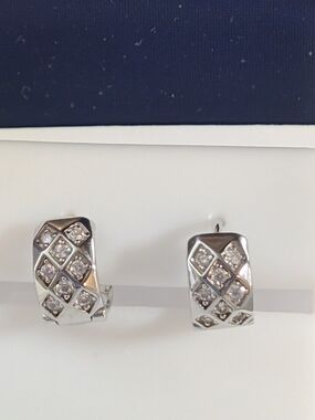 925 Silver Quilted Huggie Hoopswith CZs